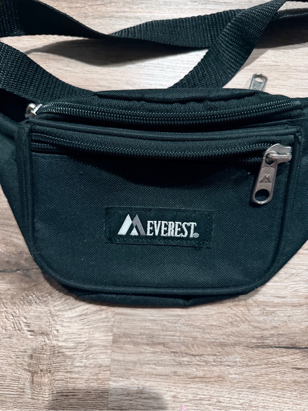 Everest Black Waist Pack — Compact Men’s Belt Bag